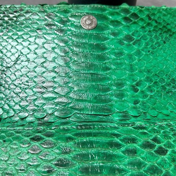 Genuine python green clutch bag. Made in Bali - Picture 11 of 16